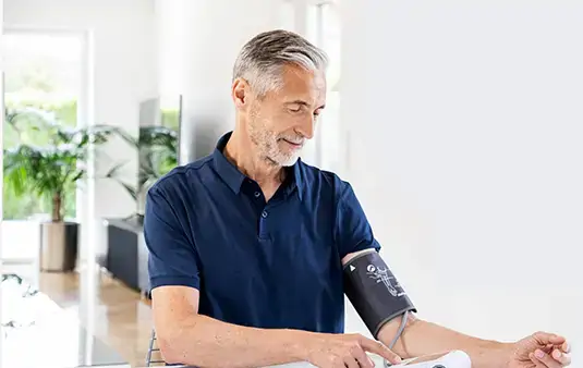 Какую руку использовать при измерении давления